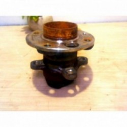 Moyeu arriere droit NISSAN...