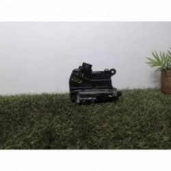 Serrure avant droit NISSAN...