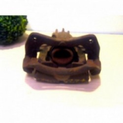 Etrier avant droit...