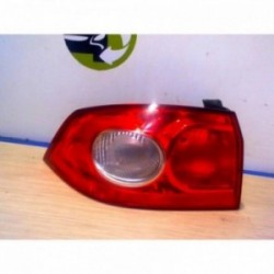 Feu arriere principal droit...