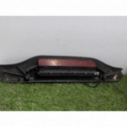 Feu arriere stop central...