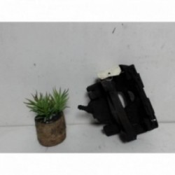 Etrier avant droit...