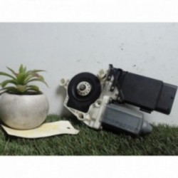 Moteur leve vitre avant...