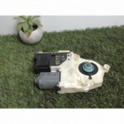 Moteur leve vitre avant...