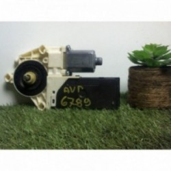 Moteur leve vitre avant...