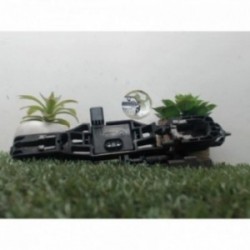 Support poignee porte avant...