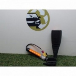 Attache ceinture arriere...