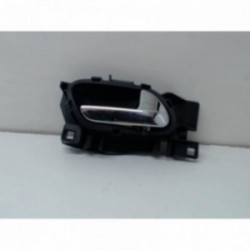 Poignee porte avant droit...