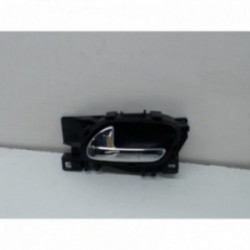 Poignee porte avant gauche...