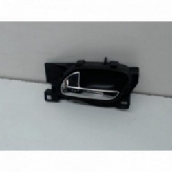 Poignee porte avant gauche...