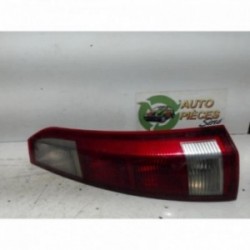 Feu arriere principal droit...