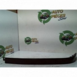 Enjoliveur moustache...