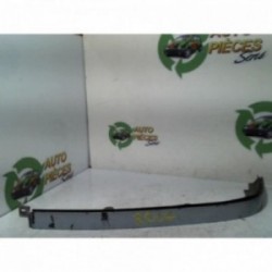 Enjoliveur moustache...