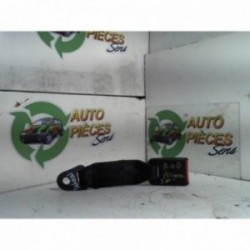 Attache ceinture arriere...