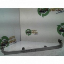 Enjoliveur moustache...