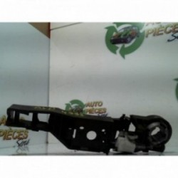 Support poignee porte avant...