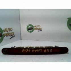 Feu arriere stop central...