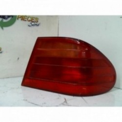 Feu arriere principal droit...