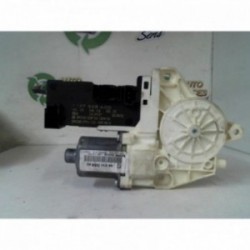 Moteur leve vitre avant...