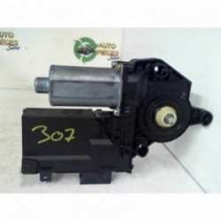 Moteur leve vitre avant...
