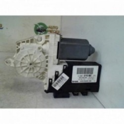 Moteur leve vitre avant...