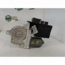Moteur leve vitre avant...