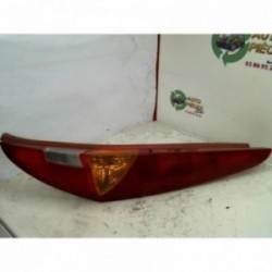 Feu arriere principal droit...