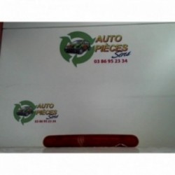 Feu arriere stop central...