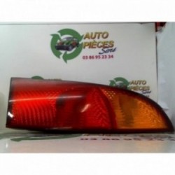 Feu arriere principal droit...