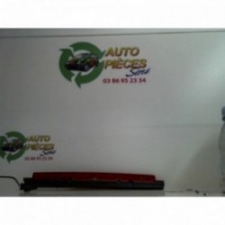 Feu arriere stop central...