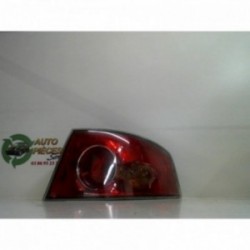 Feu arriere principal droit...