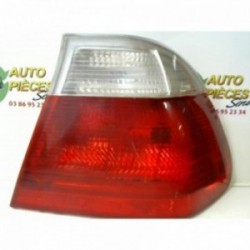 Feu arriere principal droit...