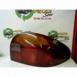 Feu arriere principal droit...