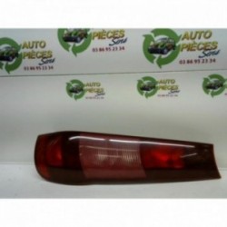 Feu arriere principal droit...