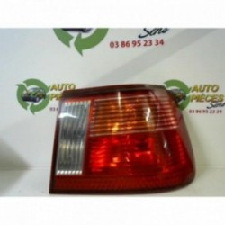 Feu arriere principal droit...