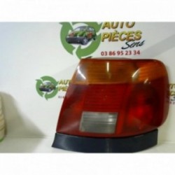 Feu arriere principal droit...