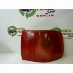 Feu arriere principal droit...