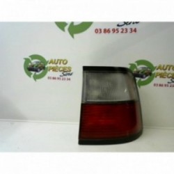 Feu arriere principal droit...