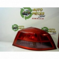 Feu arriere principal droit...