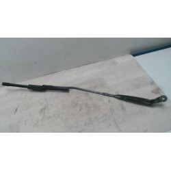 Bras essuie glace avant...