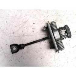 Tirant de porte avant droit...