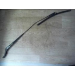 Bras essuie glace avant...