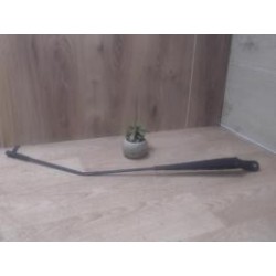 Bras essuie glace avant...