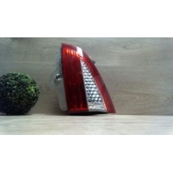 Feu arriere principal droit...