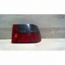 Feu arriere principal droit...