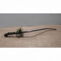 Bras essuie glace avant...