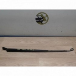 Bras essuie glace avant...