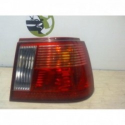 Feu arriere principal droit...