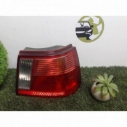 Feu arriere principal droit...