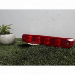 Feu arriere stop central...